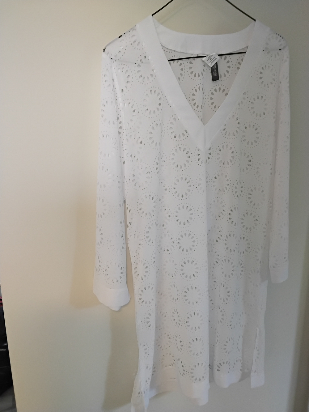 Kenneth Cole Reaction White Eyelet V-Neck Bathing Suit Cover Up